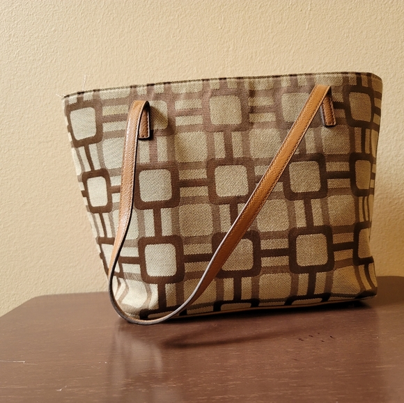 NINE WEST - Picture 5 of 10